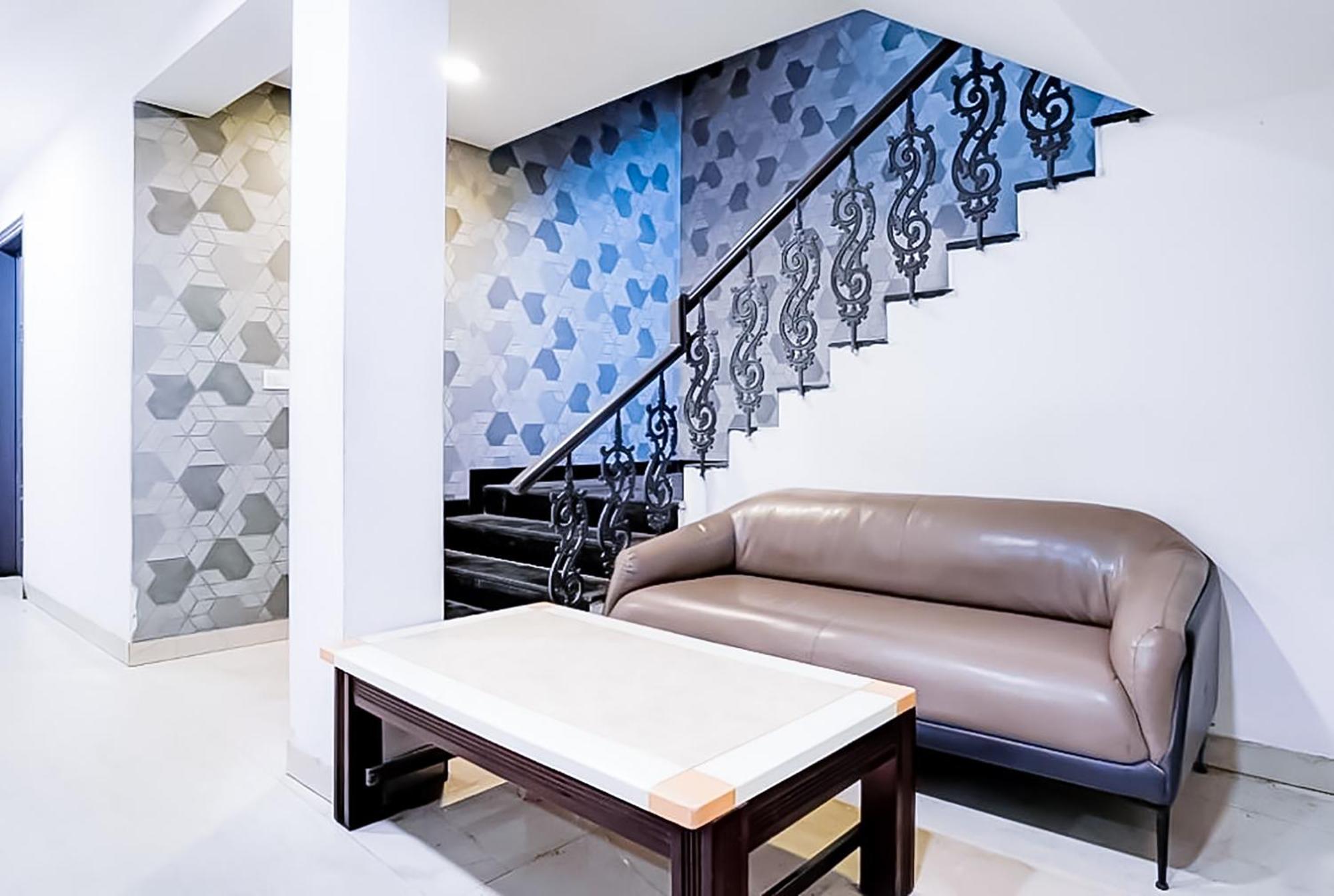 Family Rooms Inn - Shalimarbagh New Delhi Exterior foto