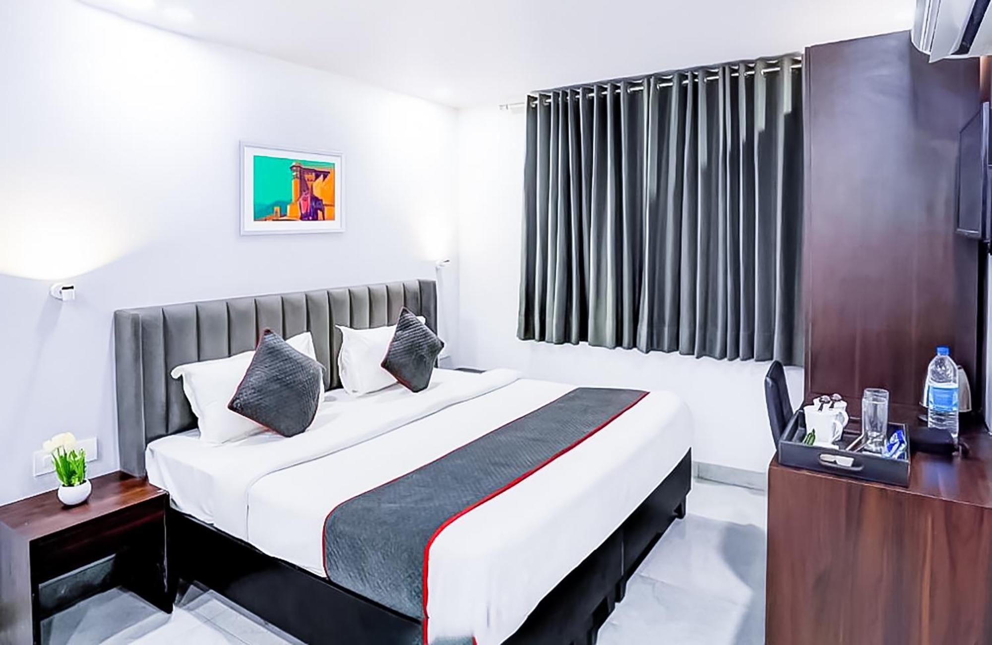 Family Rooms Inn - Shalimarbagh New Delhi Exterior foto
