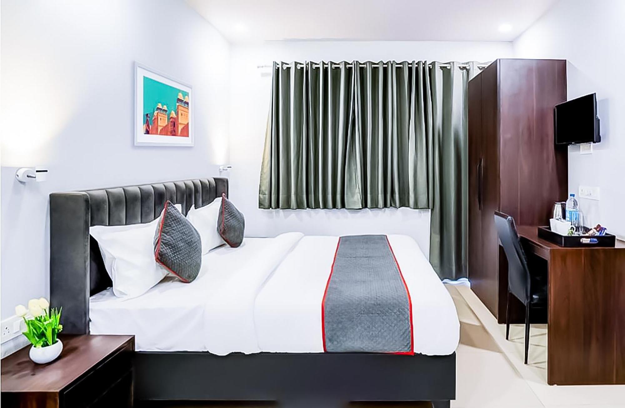 Family Rooms Inn - Shalimarbagh New Delhi Exterior foto