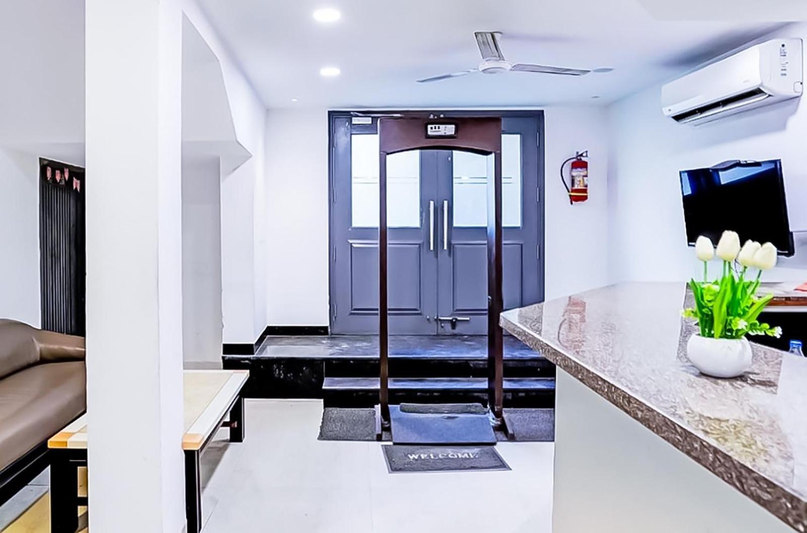 Family Rooms Inn - Shalimarbagh New Delhi Exterior foto